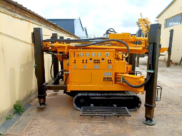 300m crawler water well drilling rig machine with mum pump 
