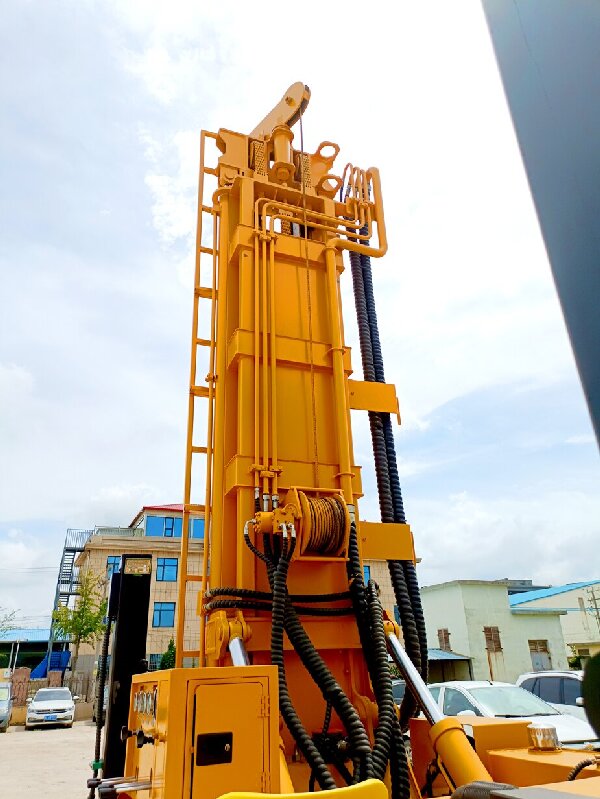 350m pneumatic crawler water well drilling machine with mud pump