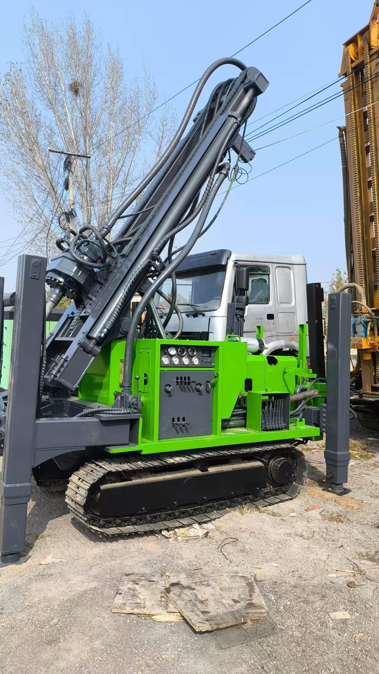 What is the LQ-400 400m Crawler Water <a href=https://www.gzpearldrill.com/en/Water-well-drilling-rigs.html target='_blank'>well drilling rig</a>