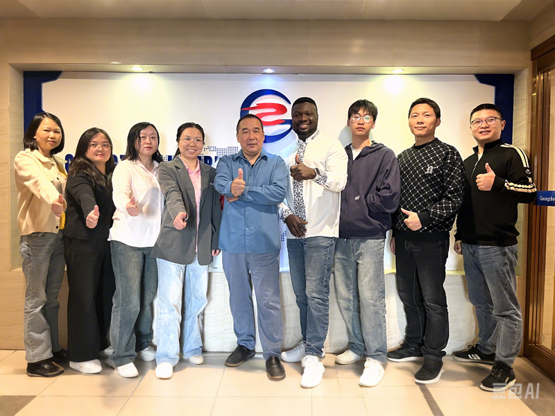 Canada customer vist our company for more cooperation