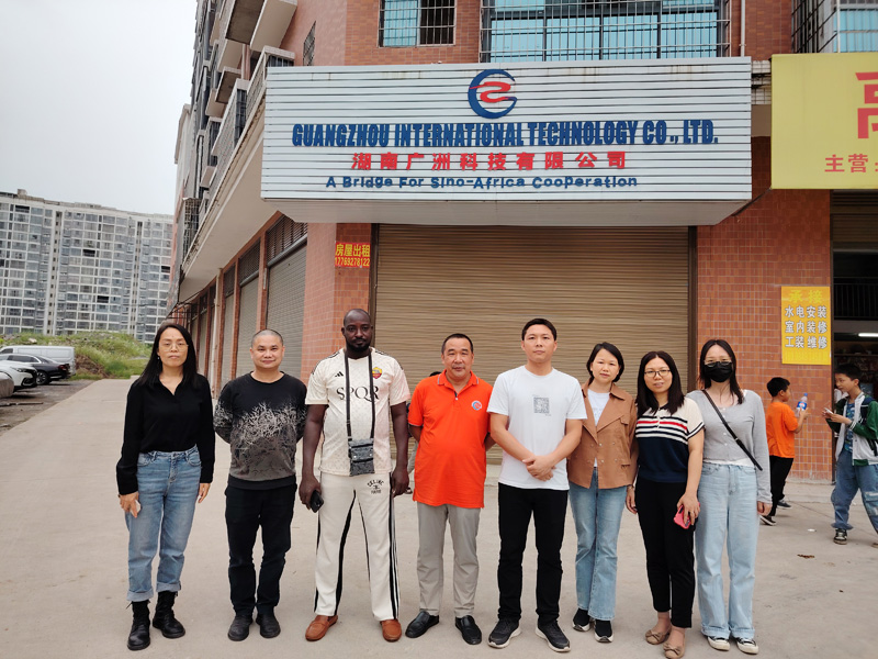 Nigerian clients came to the company to sign an order for drilling rig equipment.